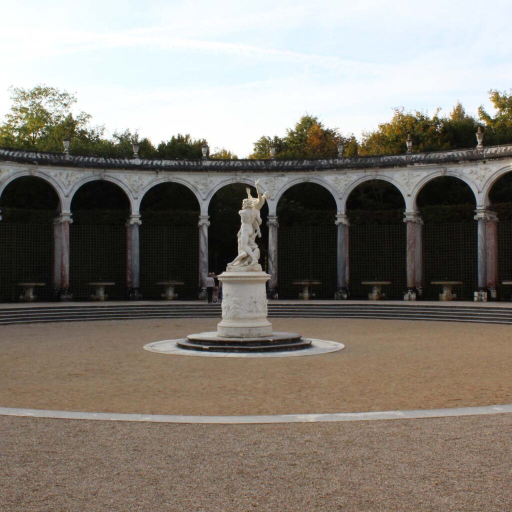 bosquete da colunata em versalhes