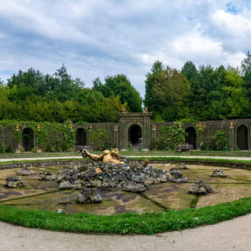 bosquete de encelado nos jardins de versalhes