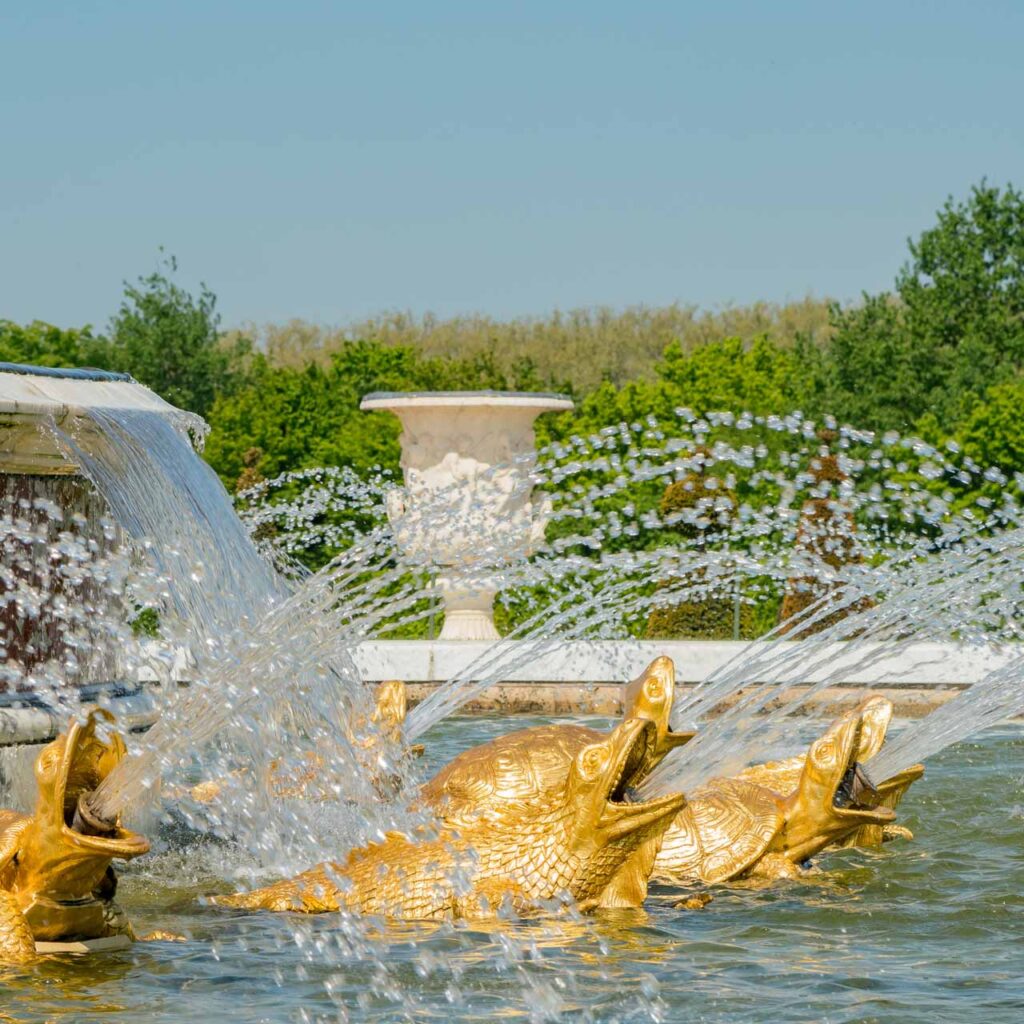 estatua fonte de latona em versailles