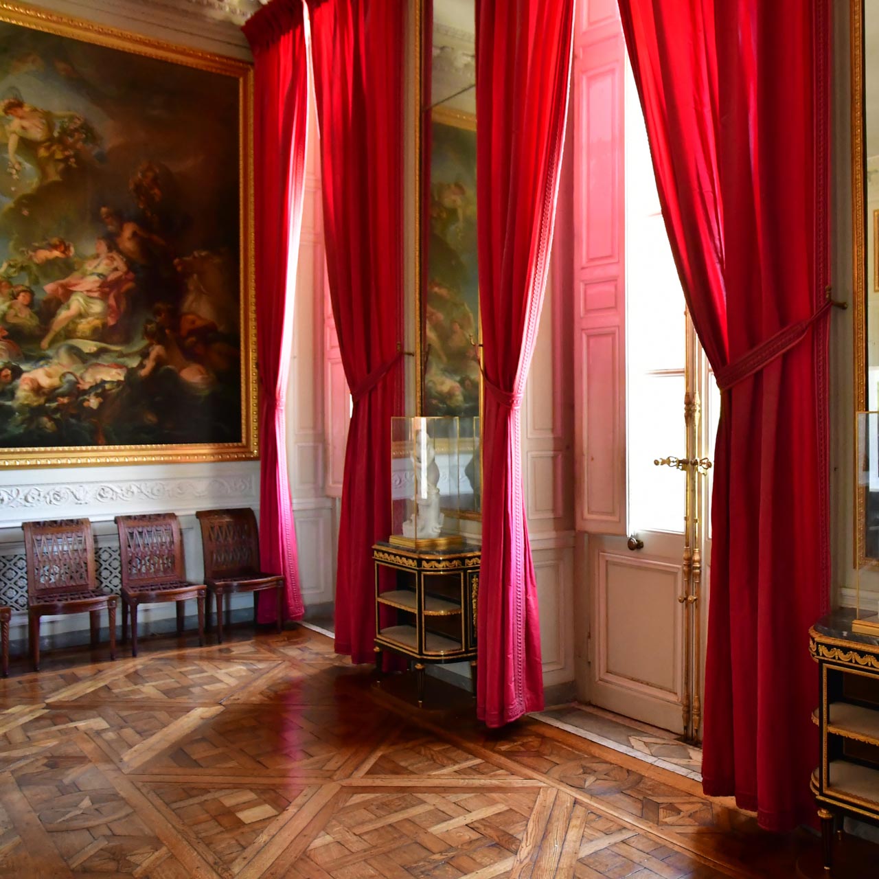 pequena sala de jantar do petit trianon do palacio de versalhes