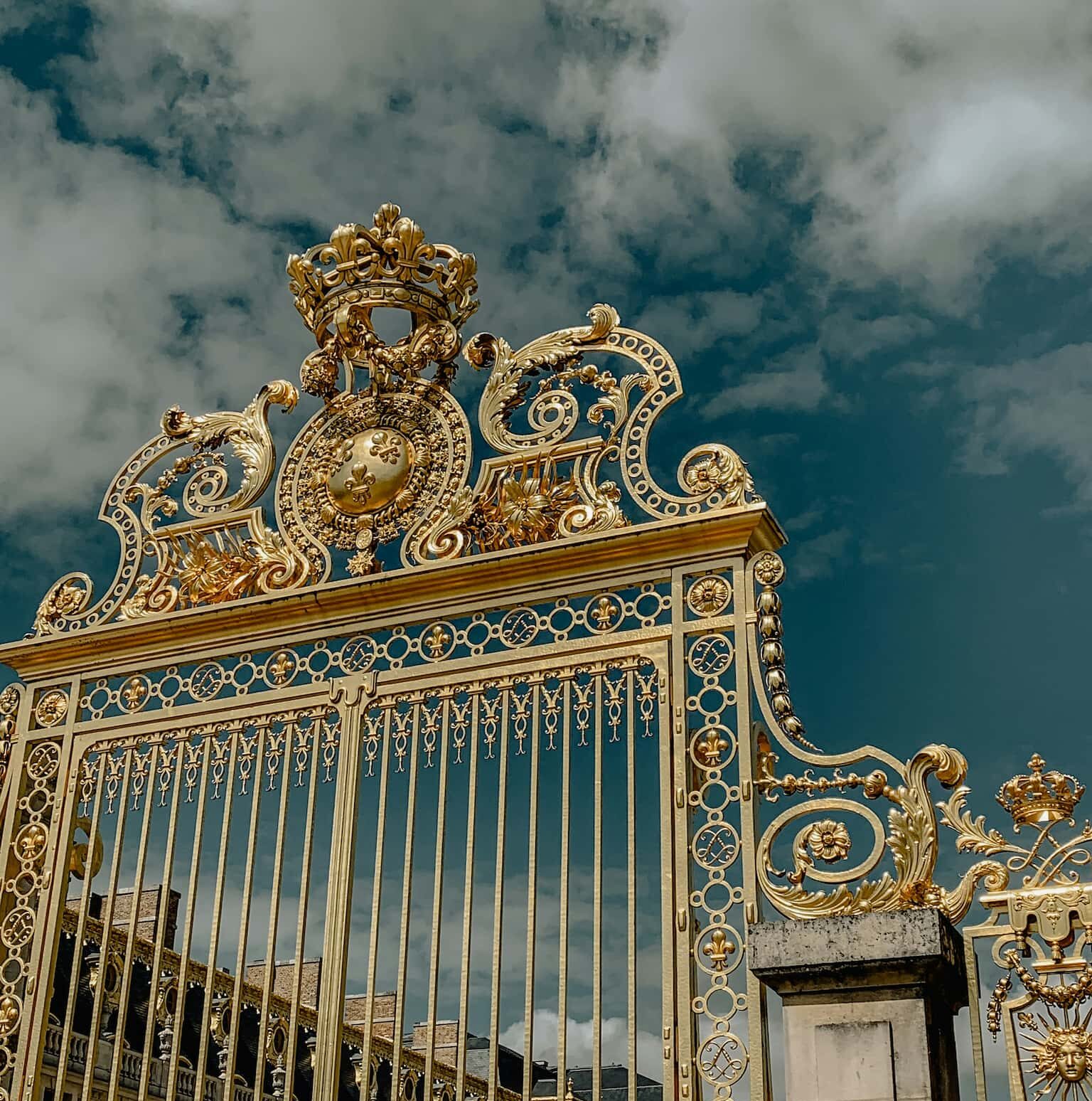 detalhe do portão do Palácio de Versalhes